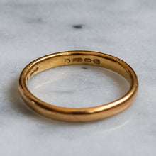 Load image into Gallery viewer, Vintage 1920s 22K Yellow Gold Band Size US 7.25