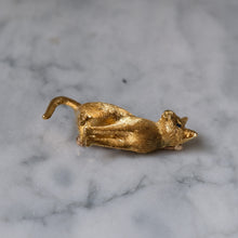 Load image into Gallery viewer, RESERVED: Vintage Brushed 18K Yellow Gold Cat with Sapphire Eyes Brooch