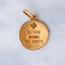 Load image into Gallery viewer, 18K Yellow Gold Concave Round QU'HIER QUE DEMAIN Augis Pendant