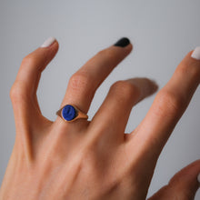 Load image into Gallery viewer, Antique 9K Yellow Gold Lapis Lazuli Owl Signet Ring