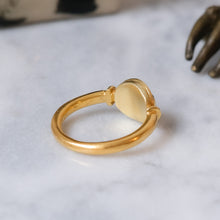 Load image into Gallery viewer, 14K Yellow Gold Cabochon Sapphire Ring