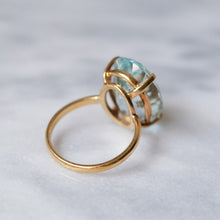 Load image into Gallery viewer, 18K Yellow Gold Oval Faceted Aquamarine Ring