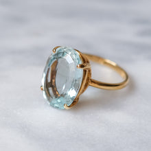 Load image into Gallery viewer, 18K Yellow Gold Oval Faceted Aquamarine Ring