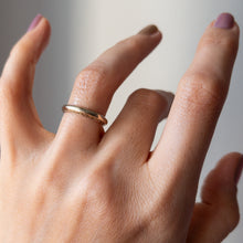 Load image into Gallery viewer, Vintage 9K Yellow Gold Side Etched Band US 5 / UK J