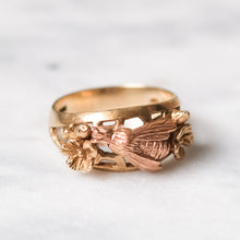 Load image into Gallery viewer, Vintage 9K Yellow and Rose Gold Bee and Flower Ring