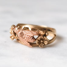 Load image into Gallery viewer, Vintage 9K Yellow and Rose Gold Bee and Flower Ring