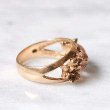 Load image into Gallery viewer, Vintage 9K Yellow and Rose Gold Bee and Flower Ring