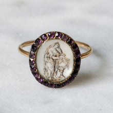 Load image into Gallery viewer, Antique Georgian 14/15K Rose Gold Almandine Garnet Sepia Mourning Ring