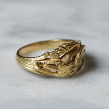 Load image into Gallery viewer, 14K Yellow Gold Swan with Flower Ring 6.93g