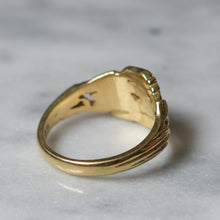 Load image into Gallery viewer, 14K Yellow Gold Swan with Flower Ring 6.96g