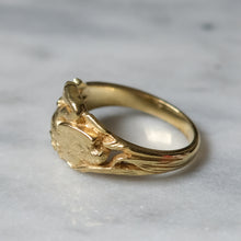 Load image into Gallery viewer, 14K Yellow Gold Swan with Flower Ring 6.96g