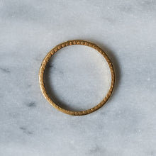 Load image into Gallery viewer, Vintage 22K Yellow Gold Engraved Band