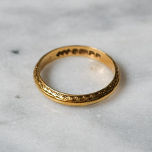 Load image into Gallery viewer, Vintage 1950s 18K Yellow Gold Engraved Band