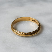Load image into Gallery viewer, Vintage 1950s 18K Yellow Gold Engraved Band