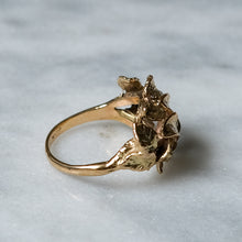 Load image into Gallery viewer, Vintage 9K Yellow Gold Laurel Wreath Ring