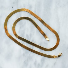 Load image into Gallery viewer, Vintage 17.75 inch 14K Yellow Gold 5mm Herringbone Chain