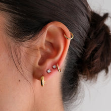 Load image into Gallery viewer, Vintage 18k White Gold Diamond Stud Earrings