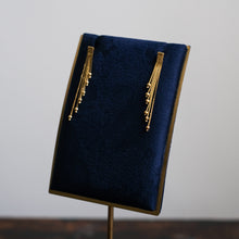 Load image into Gallery viewer, Vintage 8K Yellow Gold Tassel Earrings