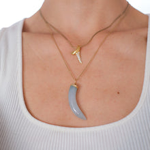 Load image into Gallery viewer, Vintage 14K Yellow Gold Jadeite Tusk Horn Pendant