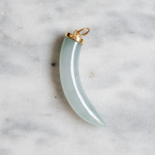 Load image into Gallery viewer, Vintage 14K Yellow Gold Jadeite Tusk Horn Pendant