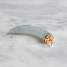 Load image into Gallery viewer, Vintage 14K Yellow Gold Jadeite Tusk Horn Pendant