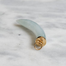 Load image into Gallery viewer, Vintage 14K Yellow Gold Jadeite Tusk Horn Pendant