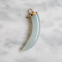Load image into Gallery viewer, Vintage 14K Yellow Gold Jadeite Tusk Horn Pendant