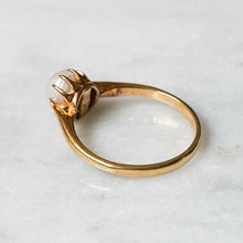 Load image into Gallery viewer, Vintage 18K Yellow Gold Pearl Ring