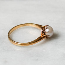 Load image into Gallery viewer, Vintage 18K Yellow Gold Pearl Ring