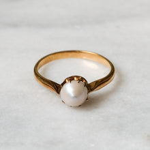 Load image into Gallery viewer, Vintage 18K Yellow Gold Pearl Ring