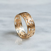 Load image into Gallery viewer, Vintage 14K Yellow Gold Pierced Floral Band