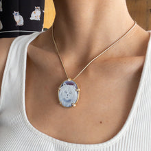 Load image into Gallery viewer, 18K Yellow Gold Carved Agate Cat Cameo Pendant