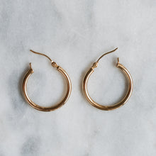 Load image into Gallery viewer, 14K Yellow Gold Round Hoop Earrings