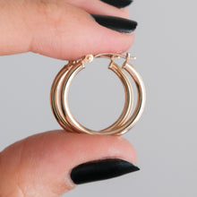 Load image into Gallery viewer, 14K Yellow Gold Round Hoop Earrings