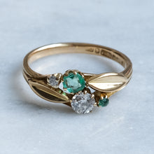 Load image into Gallery viewer, Vintage 1930s Art Deco Diamond and Emerald Toi et Moi Ring