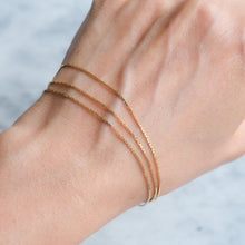 Load image into Gallery viewer, Vintage Italian Three Strand Cobra-Link Bracelet