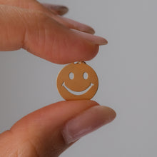 Load image into Gallery viewer, Vintage 14K Yellow Gold Smiley Charm