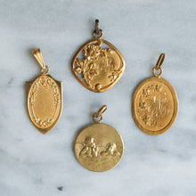 Load image into Gallery viewer, French Belle Époque 18K Two-Tone Gold Floral Garland Medallion Pendant