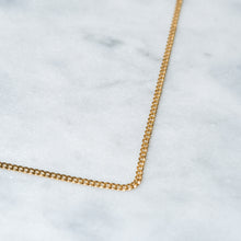 Load image into Gallery viewer, Vintage 9K Yellow Gold Flat Curb-Link Chain
