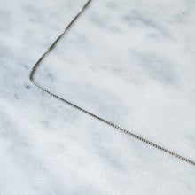 Load image into Gallery viewer, Vintage 15 inch 14K White Gold Box Chain, 2.7g