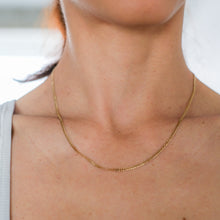 Load image into Gallery viewer, Vintage 9K Yellow Gold Flat Curb-Link Chain