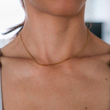 Load image into Gallery viewer, Vintage 15 inch 14K Yellow Gold Box Chain