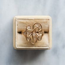 Load image into Gallery viewer, Vintage 20K Yellow Gold Peranakan Intan Diamond Ring