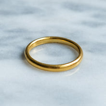 Load image into Gallery viewer, Vintage Retro 1950s 22K Gold Band