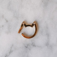 Load image into Gallery viewer, 18K Yellow Gold Eye of the Cat Connector with Diamond Tips