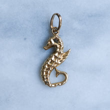 Load image into Gallery viewer, Vintage Seahorse Charm