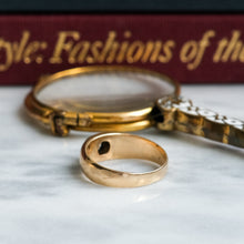 Load image into Gallery viewer, Antique Solitaire Diamond Flush Set Ring