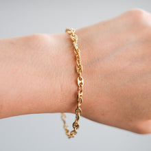 Load image into Gallery viewer, Vintage 18K Yellow Gold Gucci-Link Bracelet