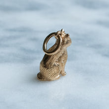 Load image into Gallery viewer, Vintage Sitting Cat Charm (2.9 grams)