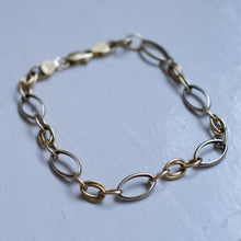 Load image into Gallery viewer, Vintage 8.5 inch Two-Tone Oval Cable-Link Bracelet